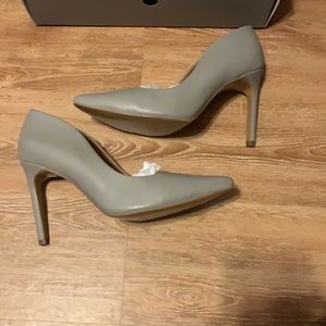 New H&M Premium Leather Gray Pumps Size 9.5